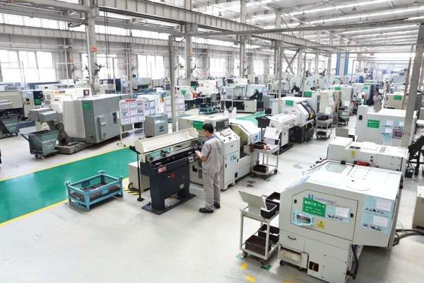 智能制造裝備這一年 鄭煤機(jī)如何以“中國(guó)夢(mèng)黃河情”書寫高質(zhì)量發(fā)展新篇章