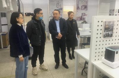 武漢市人才服務中心黨委書記、主任熊軍一行來校調(diào)研指導工作
